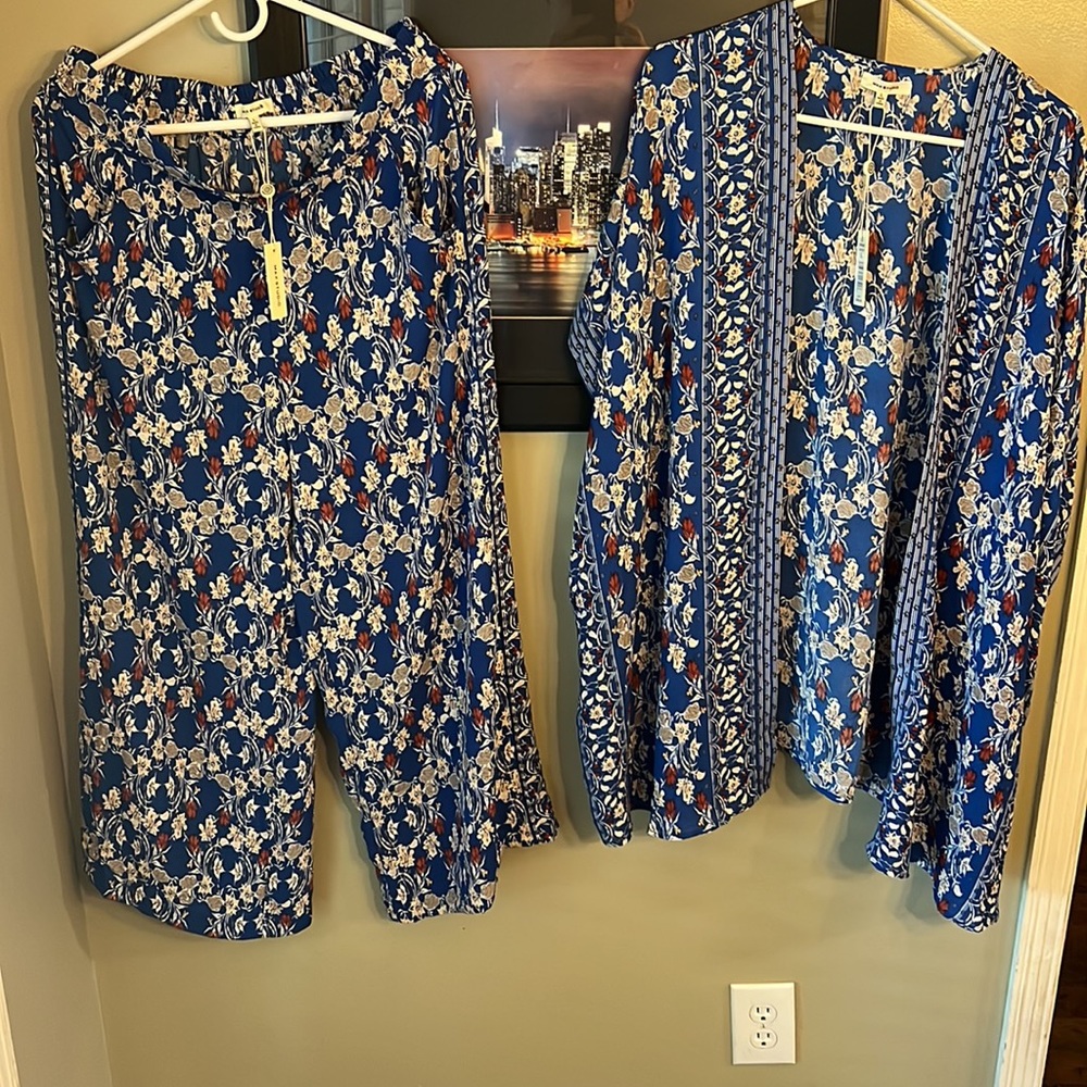 Max studio kimono no clasp with pants size Large